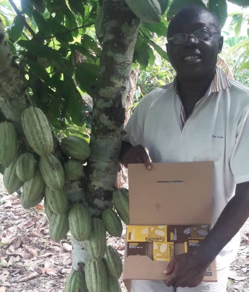 Ambroise, notre producteur ivoirien, a déjà pu déguster son chocolat